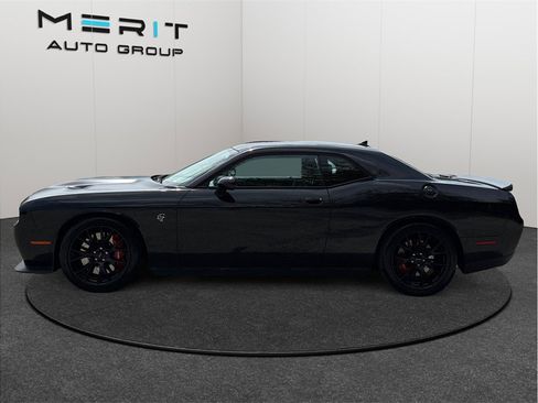 Used 2015 Dodge Challenger SRT Hellcat RWD image 5
