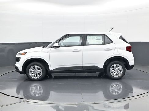 New 2026 Hyundai Venue SE FWD image 8