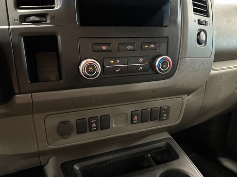 Used 2019 Nissan NV 2500 SV RWD image 25
