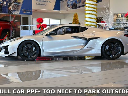 Used 2024 Chevrolet Corvette Z06 w/ Z07 Performance Package image 6