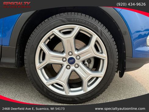 Used 2017 Ford Escape Titanium w/ Equipment Group 301A AWD/4WD image 41
