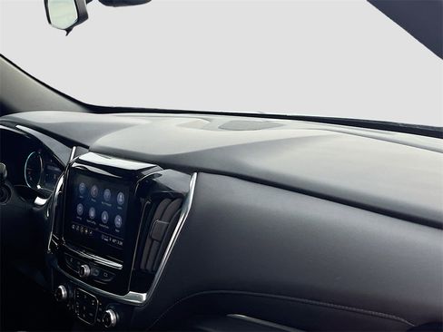 Used 2022 Chevrolet Traverse LT image 26