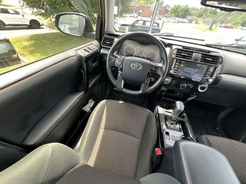 Used 2024 Toyota 4Runner TRD Off-Road AWD/4WD image 4