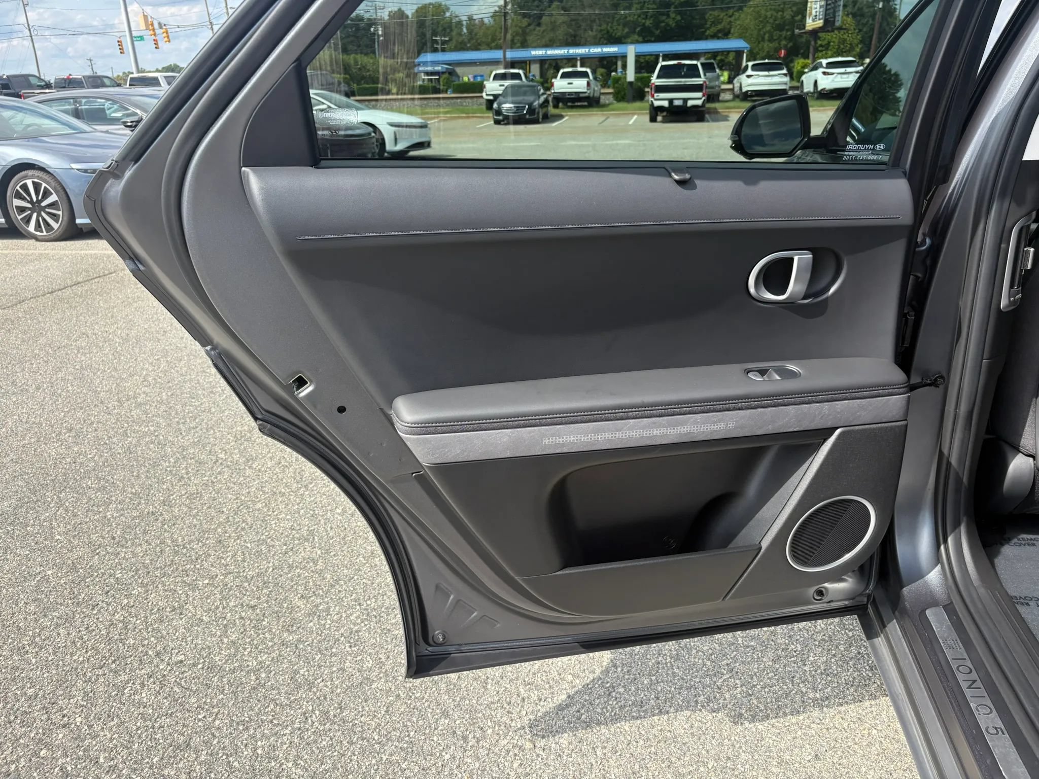 Used 2024 Hyundai Ioniq 5 Limited AWD/4WD image 11