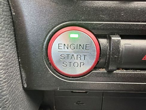 Used 2018 Ford Mustang Coupe image 26