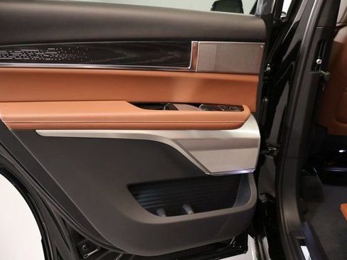 New 2026 Cadillac Vistiq Platinum image 25