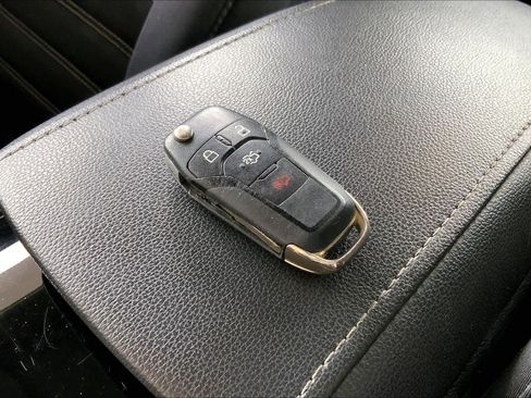 Used 2014 Ford Fusion SE FWD image 14