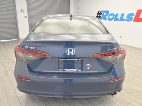 Used 2025 Honda Civic Sport image 4