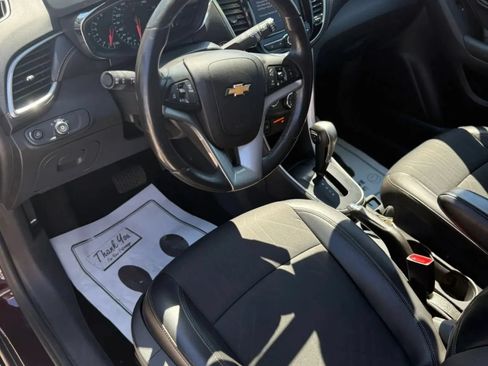 Used 2022 Chevrolet Trax LT w/ Driver Confidence Package AWD/4WD image 12