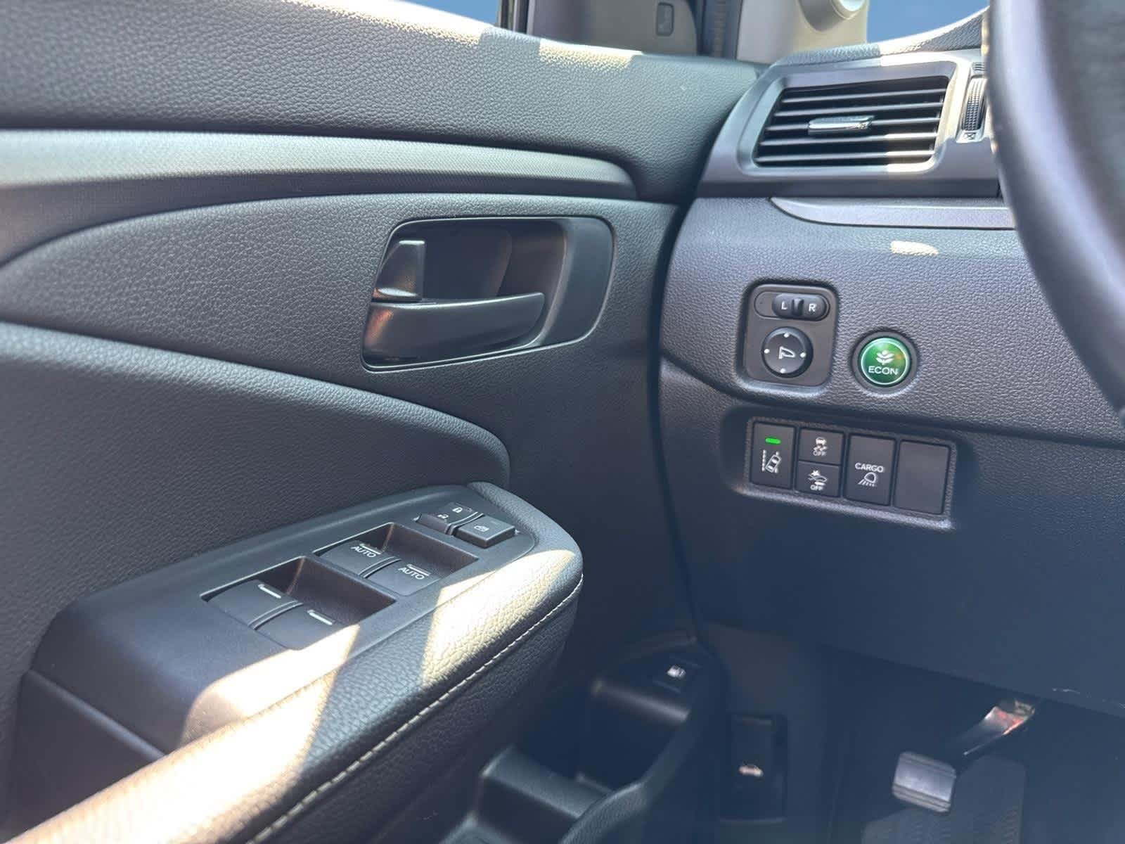 Used 2025 Honda Ridgeline Sport image 21