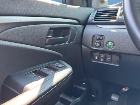 Used 2025 Honda Ridgeline Sport image 21