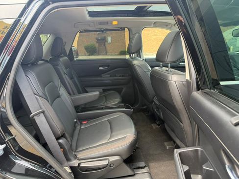 Used 2022 Nissan Pathfinder SL w/ SL Premium Package image 10