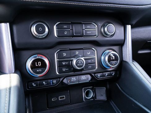 Used 2021 GMC Yukon SLT AWD/4WD image 43
