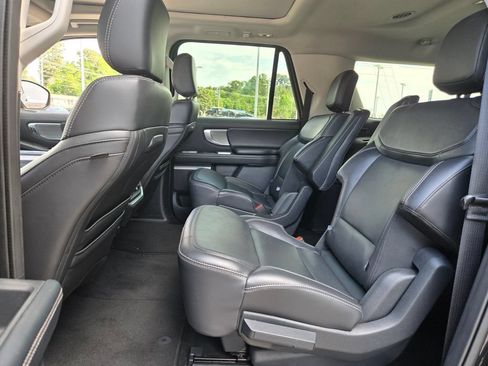 Used 2025 Ford Expedition Max Platinum AWD/4WD image 14