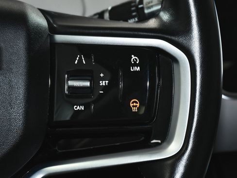 Used 2022 Land Rover Range Rover Evoque SE image 36