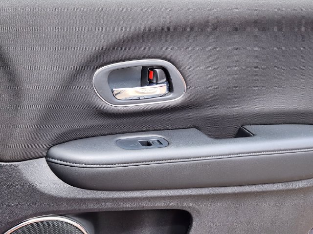 Used 2017 Honda HR-V EX image 13