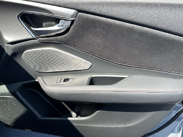Used 2025 Acura RDX w/ Advance Package AWD/4WD image 11