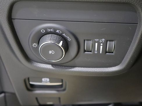 Certified 2023 Jeep Grand Cherokee L Overland w/ Luxury Tech Group IV AWD/4WD image 33
