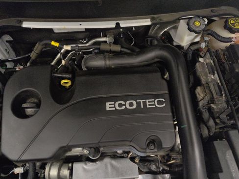 Used 2021 Chevrolet Equinox LT FWD image 30