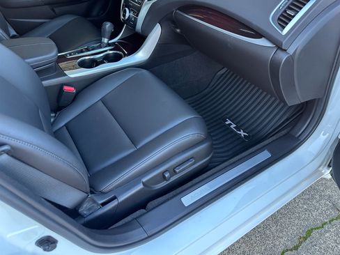 Used 2017 Acura TLX image 36