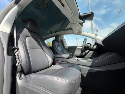 Used 2023 Tesla Model Y Long Range AWD/4WD image 13