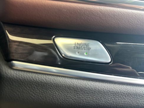 Used 2019 Buick Enclave Avenir w/ Avenir Technology Package FWD image 23