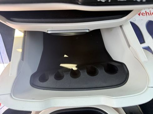 Used 2024 Chrysler Pacifica Touring-L FWD image 37