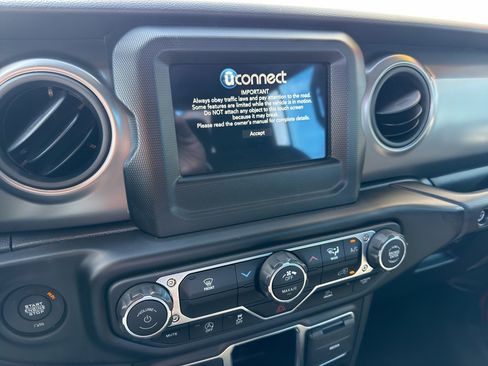 Used 2023 Jeep Gladiator Sport w/ Trailer Tow Package image 18