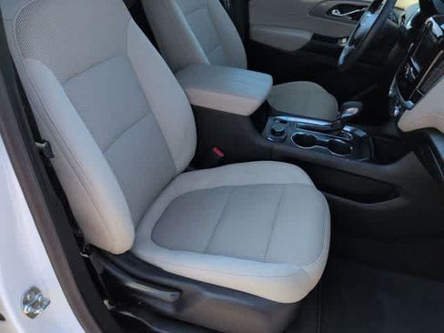 Used 2023 Chevrolet Traverse LS FWD image 21
