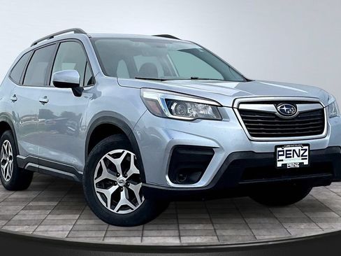 Used 2020 Subaru Forester Premium w/ Popular Package #1 AWD/4WD image 3