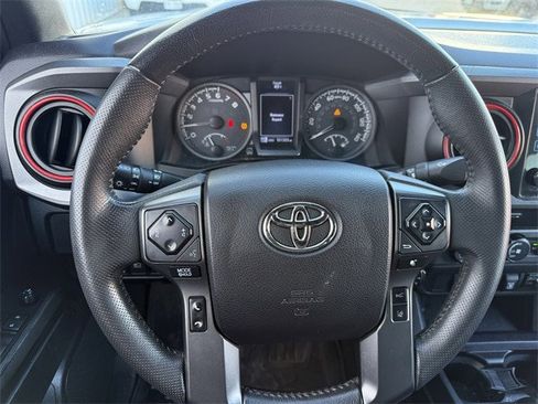 Used 2019 Toyota Tacoma TRD Off-Road image 13