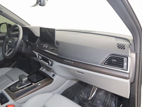 Used 2024 Audi Q5 e Premium Plus image 49