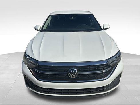 Used 2023 Volkswagen Jetta SE image 8