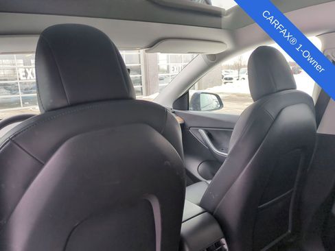 Used 2021 Tesla Model Y Long Range image 17