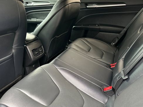 Used 2019 Ford Fusion Titanium image 9
