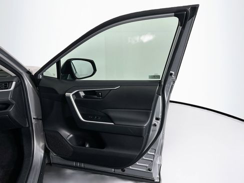 Used 2024 Toyota RAV4 LE image 31