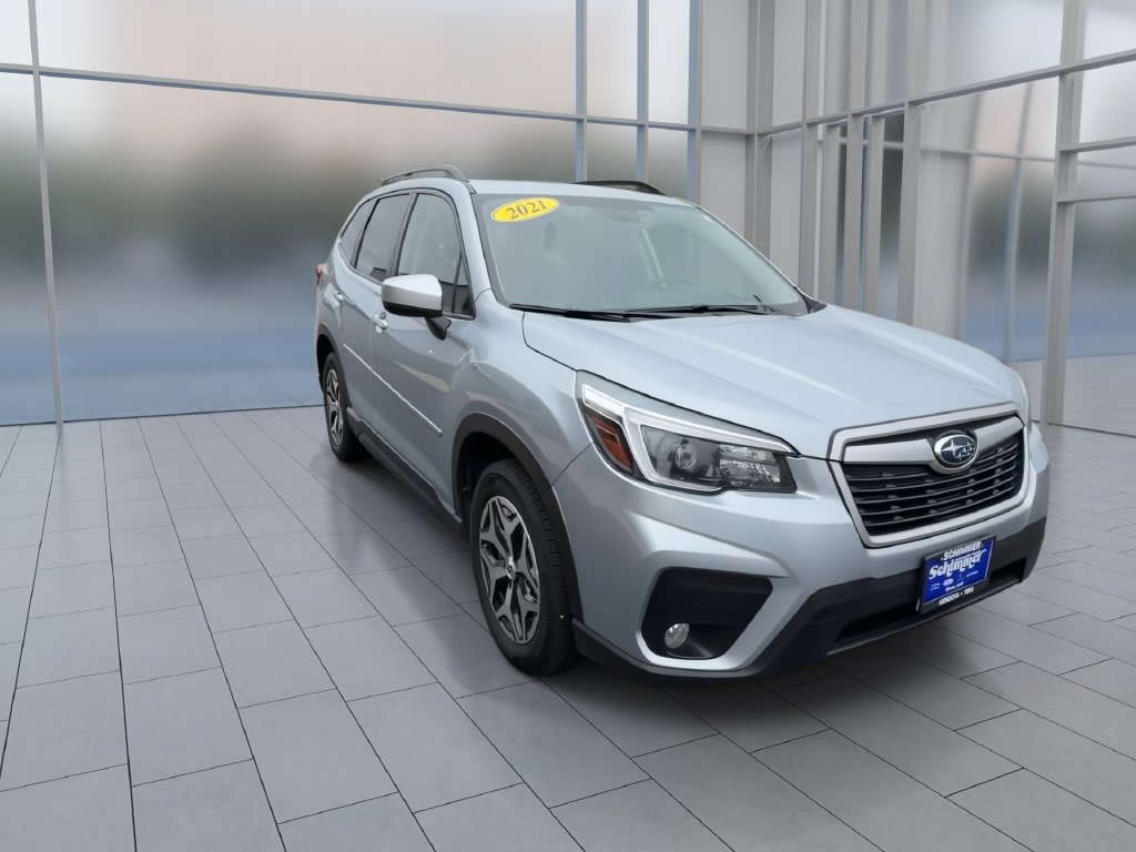 Used 2021 Subaru Forester Premium AWD/4WD image 2