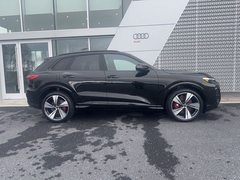New 2025 Audi SQ5 Premium Plus image 2