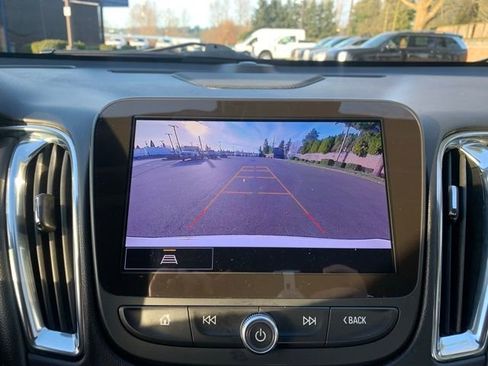 Used 2024 Chevrolet Malibu LT image 17