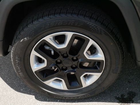 Used 2018 Jeep Compass Trailhawk AWD/4WD image 15