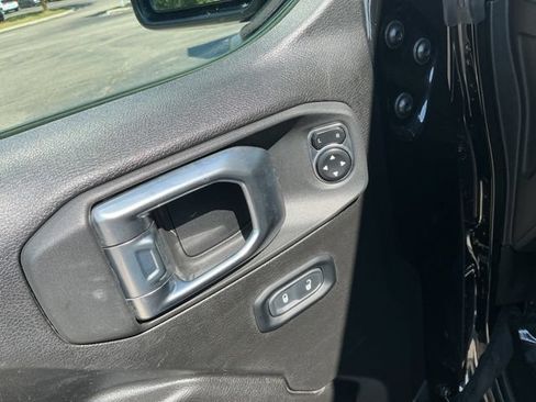 Used 2024 Jeep Wrangler Unlimited Rubicon AWD/4WD image 16