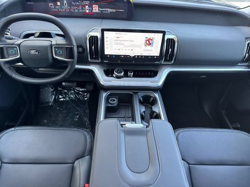 New 2026 Ford Expedition Max Platinum AWD/4WD image 14