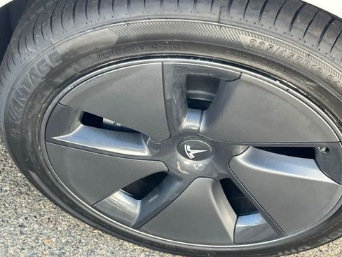 Used 2023 Tesla Model 3 Standard Range RWD image 15
