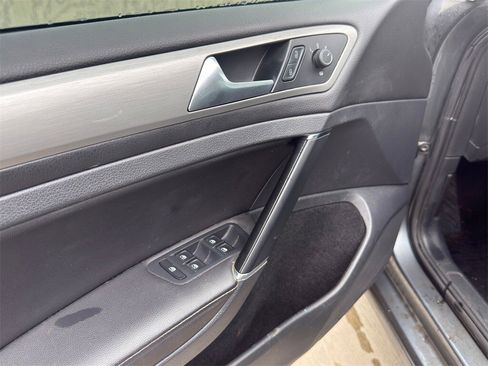 Used 2017 Volkswagen Golf Wolfsburg Edition image 15