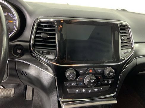 Used 2021 Jeep Grand Cherokee Limited image 11