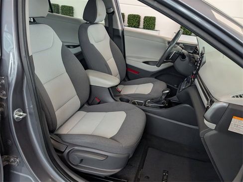 Used 2020 Hyundai Ioniq SEL image 17