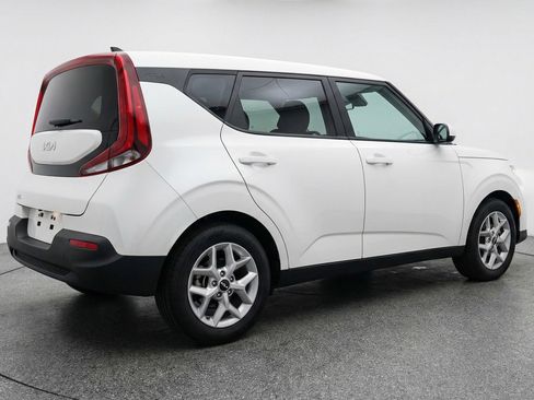 Used 2025 Kia Soul LX w/ LX Technology Package image 9