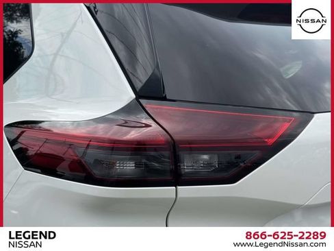 Certified 2023 Nissan Rogue SL w/ SL Premium Package AWD/4WD image 11