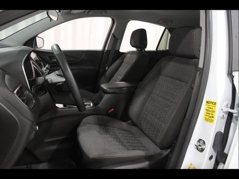 Certified 2024 Chevrolet Equinox LT FWD image 5