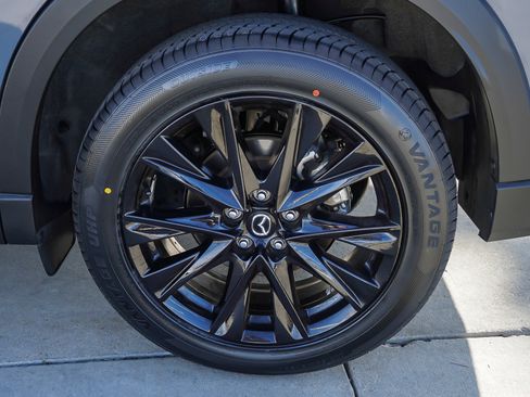 Used 2024 MAZDA CX-5 Carbon Edition image 13